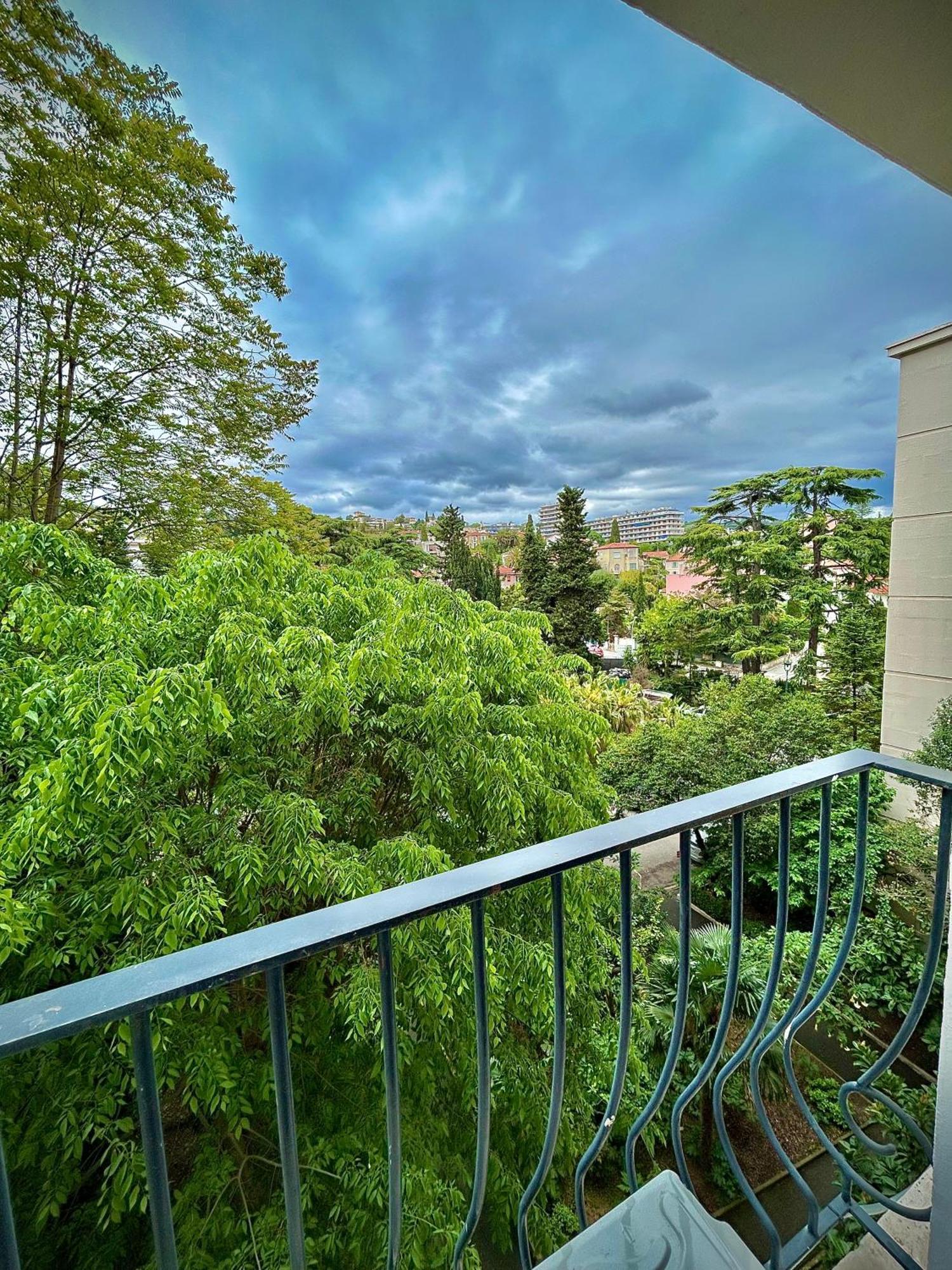 Lovely Riviera Apartment Ницца Экстерьер фото